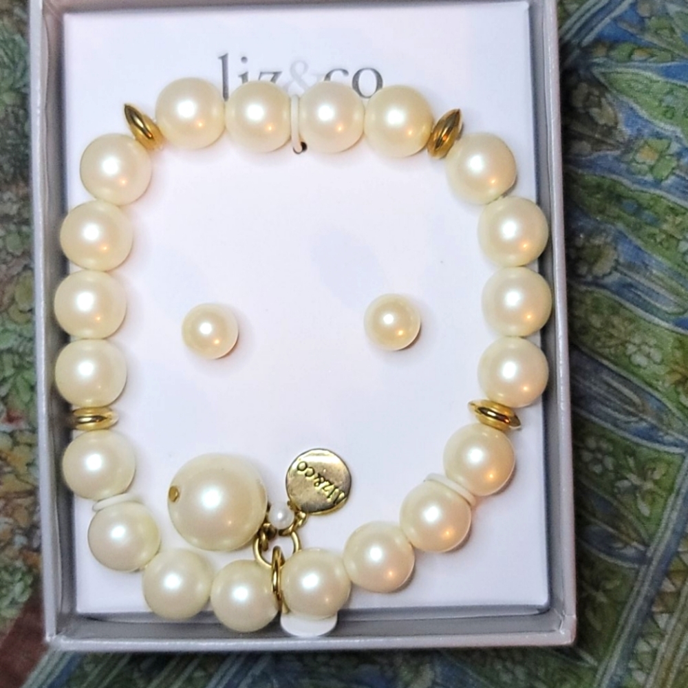 Liz & Co Faux Pearl Bracelet & Earrings Set